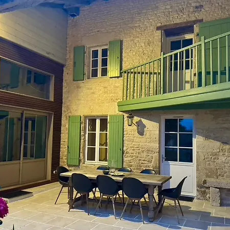 Avec Piscine بيت للعطل *