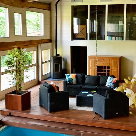 Avec Piscine بيت للعطل *