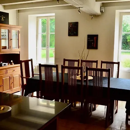 بيت للعطل Avec Piscine *